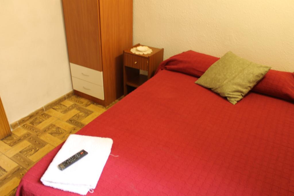 Hostal Xucar Madrid Room photo